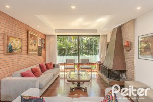 Casa em Condomínio à venda com 395m², 4 dormitórios, 4 suítes, 4 vagas, no bairro Cavalhada em PORTO ALEGRE