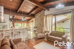 Casa em Condomínio à venda com 395m², 4 dormitórios, 4 suítes, 4 vagas, no bairro Cavalhada em PORTO ALEGRE