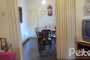 Comercial à venda com 260m², 3 dormitórios, 1 suíte, 6 vagas, no bairro Menino Deus em Porto Alegre