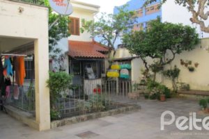 Comercial à venda com 260m², 3 dormitórios, 1 suíte, 6 vagas, no bairro Menino Deus em Porto Alegre