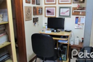 Comercial à venda com 260m², 3 dormitórios, 1 suíte, 6 vagas, no bairro Menino Deus em Porto Alegre