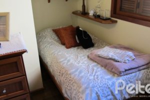 Comercial à venda com 260m², 3 dormitórios, 1 suíte, 6 vagas, no bairro Menino Deus em Porto Alegre