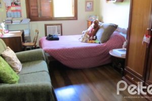 Comercial à venda com 260m², 3 dormitórios, 1 suíte, 6 vagas, no bairro Menino Deus em Porto Alegre