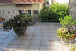 Comercial à venda com 260m², 3 dormitórios, 1 suíte, 6 vagas, no bairro Menino Deus em Porto Alegre