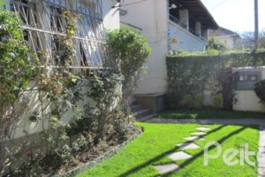 Comercial à venda com 260m², 3 dormitórios, 1 suíte, 6 vagas, no bairro Menino Deus em Porto Alegre