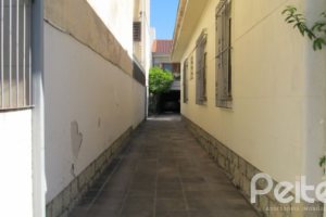 Comercial à venda com 260m², 3 dormitórios, 1 suíte, 6 vagas, no bairro Menino Deus em Porto Alegre