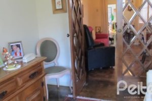 Comercial à venda com 260m², 3 dormitórios, 1 suíte, 6 vagas, no bairro Menino Deus em Porto Alegre