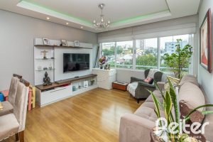 Apartamento à venda com 75m², 3 dormitórios, 1 suíte, 1 vaga, no bairro Tristeza em Porto Alegre