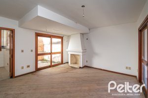 Casa em Condomínio à venda com 145m², 3 dormitórios, 1 suíte, 2 vagas, no bairro Tristeza em Porto Alegre