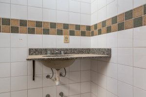 Casa em Condomínio à venda com 145m², 3 dormitórios, 1 suíte, 2 vagas, no bairro Tristeza em Porto Alegre