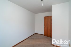 Casa em Condomínio à venda com 145m², 3 dormitórios, 1 suíte, 2 vagas, no bairro Tristeza em Porto Alegre