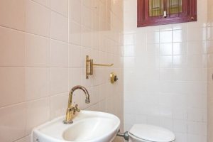 Casa à venda com 184m², 3 dormitórios, 1 suíte, 3 vagas, no bairro Ipanema em Porto Alegre