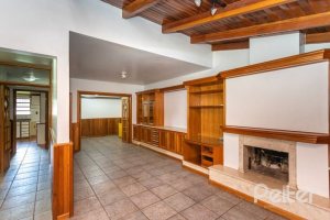 Casa à venda com 184m², 3 dormitórios, 1 suíte, 3 vagas, no bairro Ipanema em Porto Alegre