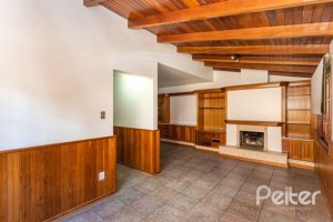 Casa à venda com 184m², 3 dormitórios, 1 suíte, 3 vagas, no bairro Ipanema em Porto Alegre