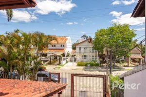 Casa à venda com 184m², 3 dormitórios, 1 suíte, 3 vagas, no bairro Ipanema em Porto Alegre