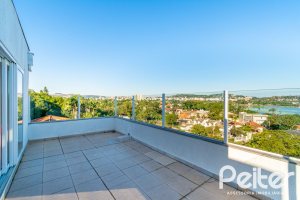 Casa à venda com 380m², 4 dormitórios, 2 suítes, 3 vagas, no bairro Vila Assunção em Porto Alegre