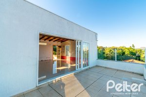 Casa à venda com 380m², 4 dormitórios, 2 suítes, 3 vagas, no bairro Vila Assunção em Porto Alegre