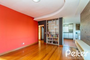 Casa à venda com 380m², 4 dormitórios, 2 suítes, 3 vagas, no bairro Vila Assunção em Porto Alegre