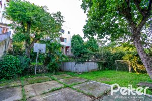 Casa à venda com 380m², 4 dormitórios, 2 suítes, 3 vagas, no bairro Vila Assunção em Porto Alegre