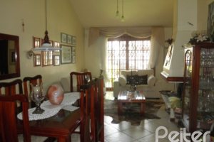 Casa à venda com 160m², 3 dormitórios, 1 suíte, 2 vagas, no bairro Ipanema em Porto Alegre