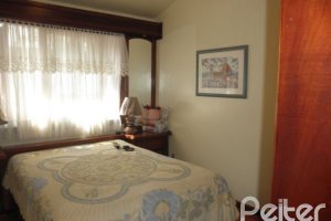 Casa à venda com 160m², 3 dormitórios, 1 suíte, 2 vagas, no bairro Ipanema em Porto Alegre