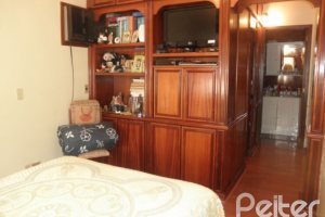 Casa à venda com 160m², 3 dormitórios, 1 suíte, 2 vagas, no bairro Ipanema em Porto Alegre