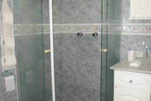 Casa à venda com 160m², 3 dormitórios, 1 suíte, 2 vagas, no bairro Ipanema em Porto Alegre