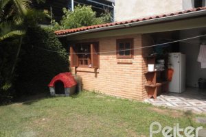 Casa à venda com 160m², 3 dormitórios, 1 suíte, 2 vagas, no bairro Ipanema em Porto Alegre