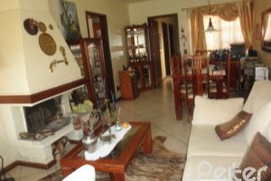 Casa à venda com 160m², 3 dormitórios, 1 suíte, 2 vagas, no bairro Ipanema em Porto Alegre