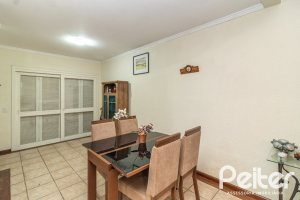 Casa em Condomínio à venda com 210m², 4 dormitórios, 2 suítes, 2 vagas, no bairro Vila Assunção em Porto Alegre