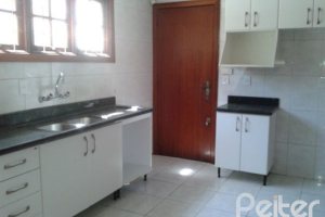 Casa à venda com 158m², 3 dormitórios, 1 suíte, 2 vagas, no bairro Ipanema em Porto Alegre