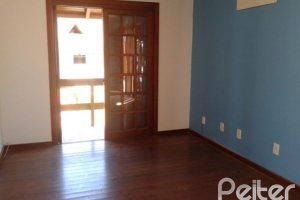 Casa à venda com 158m², 3 dormitórios, 1 suíte, 2 vagas, no bairro Ipanema em Porto Alegre