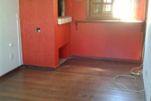 Casa à venda com 158m², 3 dormitórios, 1 suíte, 2 vagas, no bairro Ipanema em Porto Alegre