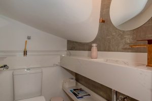 Casa em Condomínio à venda com 254m², 3 dormitórios, 1 suíte, 3 vagas, no bairro Vila Assunção em Porto Alegre