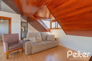 Casa em Condomínio à venda com 254m², 3 dormitórios, 1 suíte, 3 vagas, no bairro Vila Assunção em Porto Alegre