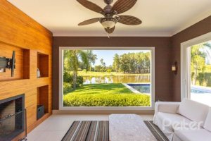 Casa em Condomínio à venda com 550m², 3 dormitórios, 3 suítes, 4 vagas, no bairro Terra Ville em PORTO ALEGRE