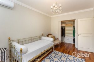 Casa em Condomínio à venda com 550m², 3 dormitórios, 3 suítes, 4 vagas, no bairro Terra Ville em PORTO ALEGRE