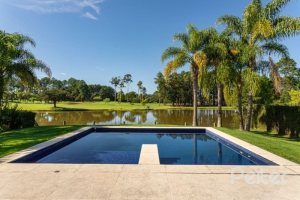 Casa em Condomínio à venda com 550m², 3 dormitórios, 3 suítes, 4 vagas, no bairro Terra Ville em PORTO ALEGRE