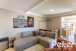 Cobertura à venda com 177m², 3 dormitórios, 1 suíte, 2 vagas, no bairro Tristeza em Porto Alegre