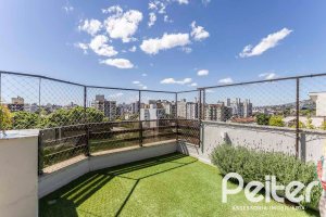 Cobertura à venda com 177m², 3 dormitórios, 1 suíte, 2 vagas, no bairro Tristeza em Porto Alegre