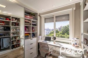 Cobertura à venda com 177m², 3 dormitórios, 1 suíte, 2 vagas, no bairro Tristeza em Porto Alegre