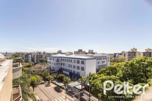 Cobertura à venda com 177m², 3 dormitórios, 1 suíte, 2 vagas, no bairro Tristeza em Porto Alegre
