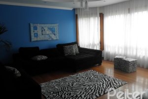 Casa à venda com 350m², 3 dormitórios, 1 suíte, 4 vagas, no bairro Ipanema em Porto Alegre