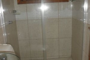 Casa à venda com 350m², 3 dormitórios, 1 suíte, 4 vagas, no bairro Ipanema em Porto Alegre