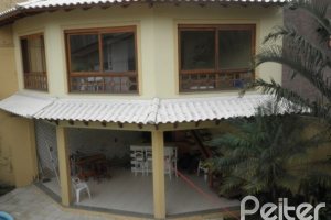 Casa à venda com 350m², 3 dormitórios, 1 suíte, 4 vagas, no bairro Ipanema em Porto Alegre