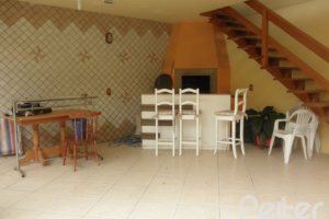 Casa à venda com 350m², 3 dormitórios, 1 suíte, 4 vagas, no bairro Ipanema em Porto Alegre