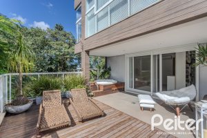 Apartamento à venda com 274m², 3 dormitórios, 3 suítes, 3 vagas, no bairro Cristal em Porto Alegre