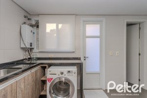 Apartamento à venda com 274m², 3 dormitórios, 3 suítes, 3 vagas, no bairro Cristal em Porto Alegre