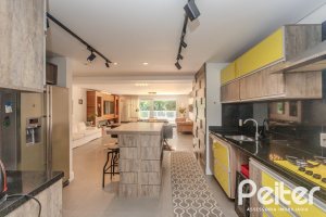 Apartamento à venda com 274m², 3 dormitórios, 3 suítes, 3 vagas, no bairro Cristal em Porto Alegre