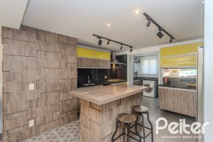 Apartamento à venda com 274m², 3 dormitórios, 3 suítes, 3 vagas, no bairro Cristal em Porto Alegre